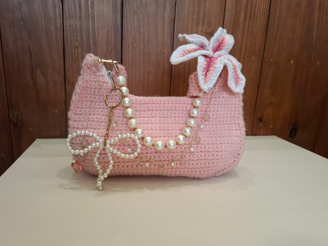 The pink petals- bag