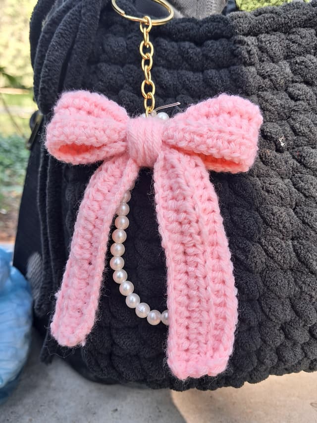Bow keychain- long strand